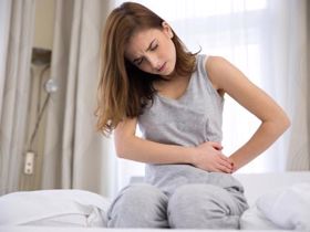 Bị đau bụng kinh dùng TPBVSK Bách Thống Vương được không?